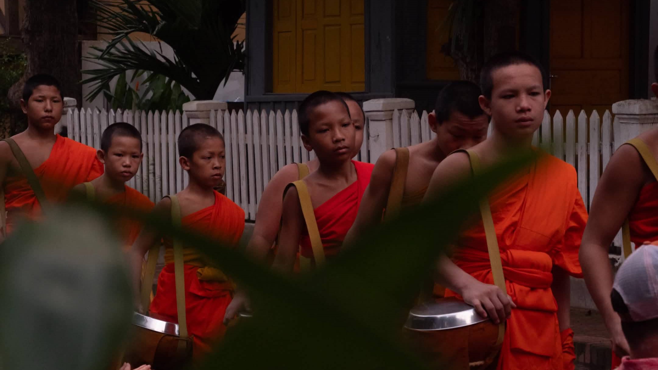 Tak Bat ou cérémonie de l&rsquo;aumône à Luang Prabang: le guide ultime